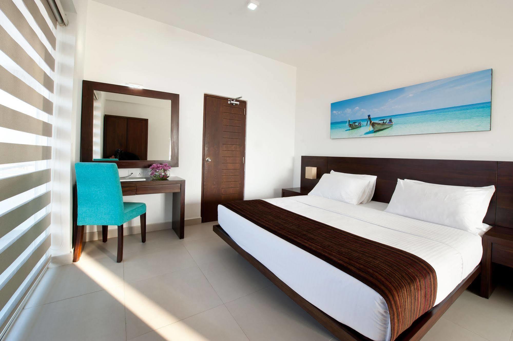 The Beach Apartments Negombo Extérieur photo