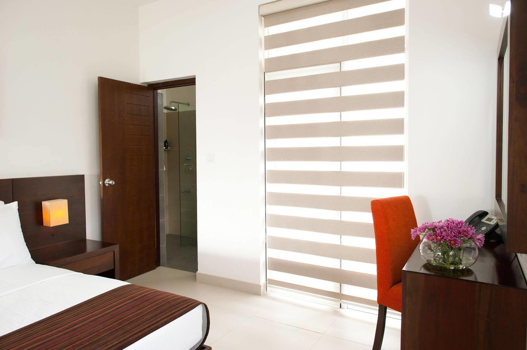 The Beach Apartments Negombo Extérieur photo