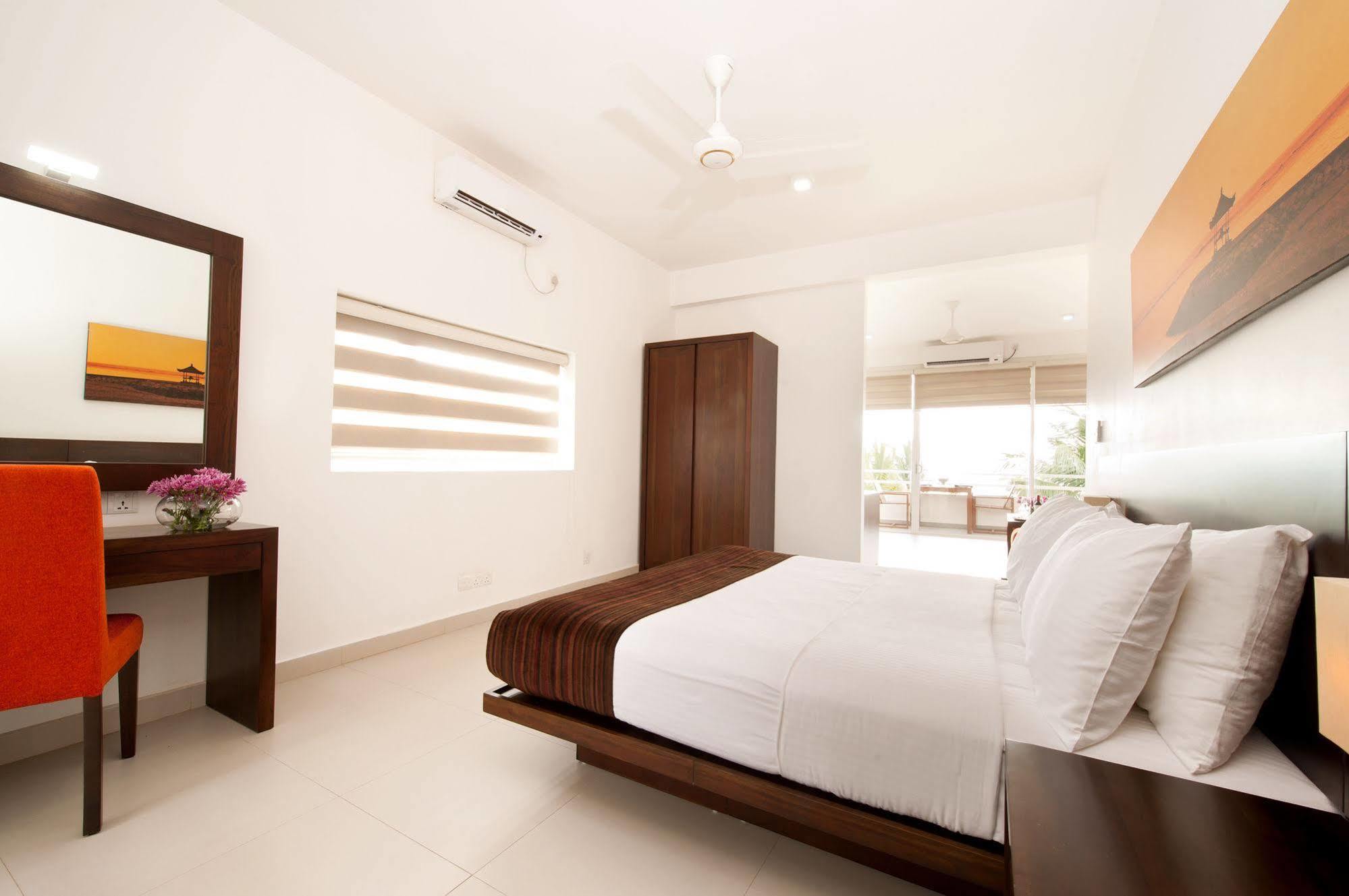The Beach Apartments Negombo Extérieur photo